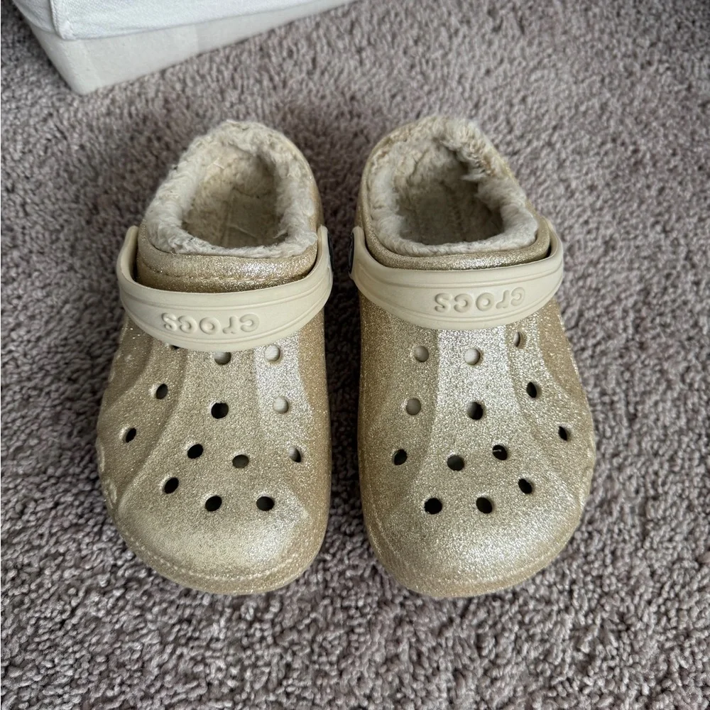 CROCS Kids Glitter Fleece-Lined Clog in Gold